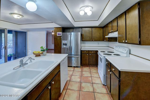 3520 N Melpomene Way, Tucson, AZ 85749