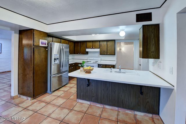 3520 N Melpomene Way, Tucson, AZ 85749