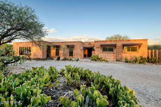 3520 N Melpomene Way, Tucson, AZ 85749