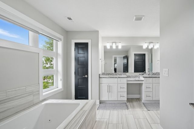 16202 Brookview Drive, Urbandale, IA 50323