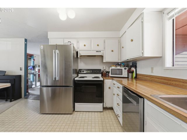 5643 Se SIERRA St, Hillsboro, OR 97123