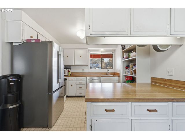 5643 Se SIERRA St, Hillsboro, OR 97123