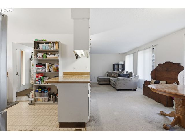 5643 Se SIERRA St, Hillsboro, OR 97123