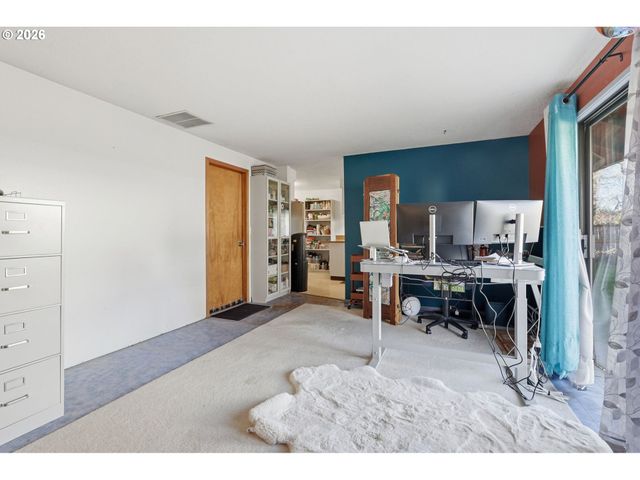 5643 Se SIERRA St, Hillsboro, OR 97123