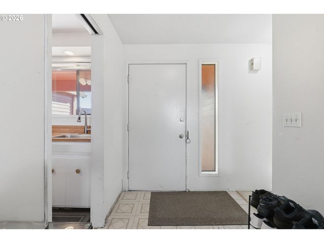 5643 Se SIERRA St, Hillsboro, OR 97123