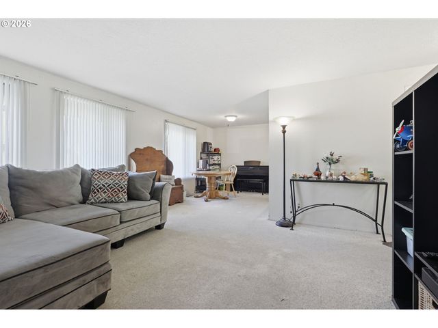 5643 Se SIERRA St, Hillsboro, OR 97123