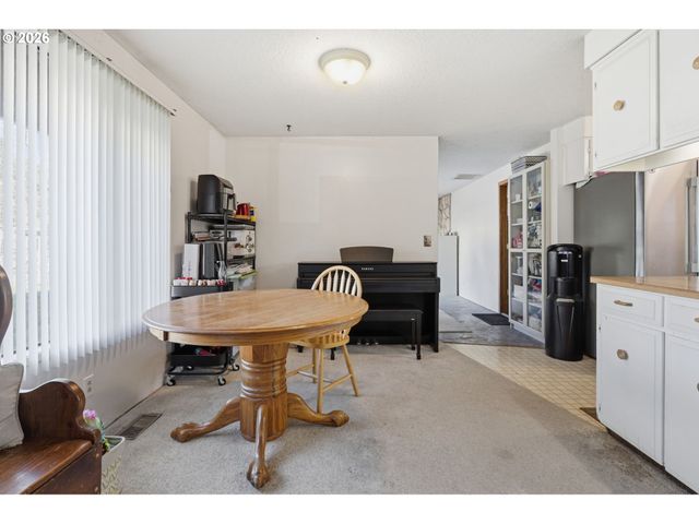 5643 Se SIERRA St, Hillsboro, OR 97123