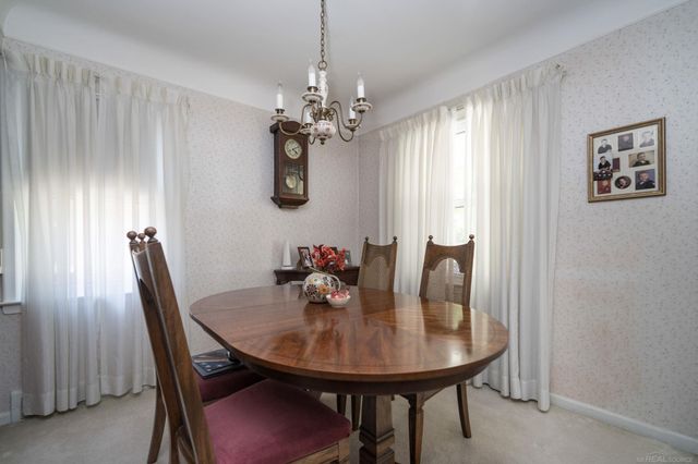 21712 Prestwick Avenue, Harper Woods, MI 48225