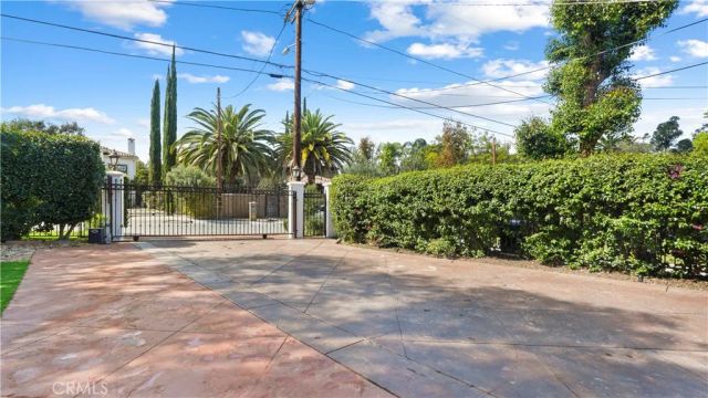 5128 Avenida Hacienda, Tarzana, CA 91356