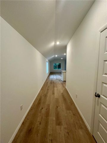 429 Valley View Drive, Tonganoxie, KS 66086