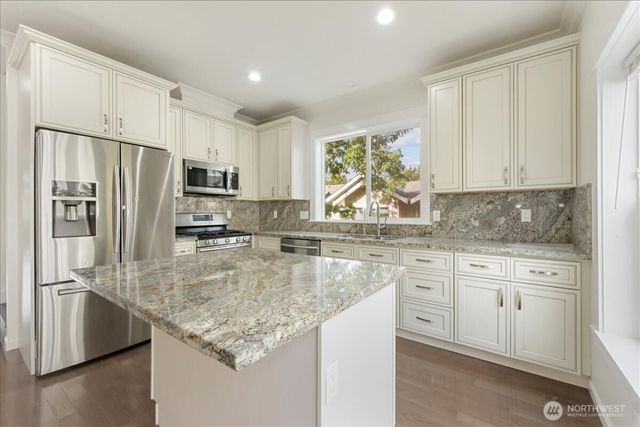 12722 35th AVE House D NE, Seattle, WA 98125