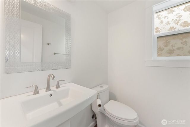 12722 35th AVE House D NE, Seattle, WA 98125