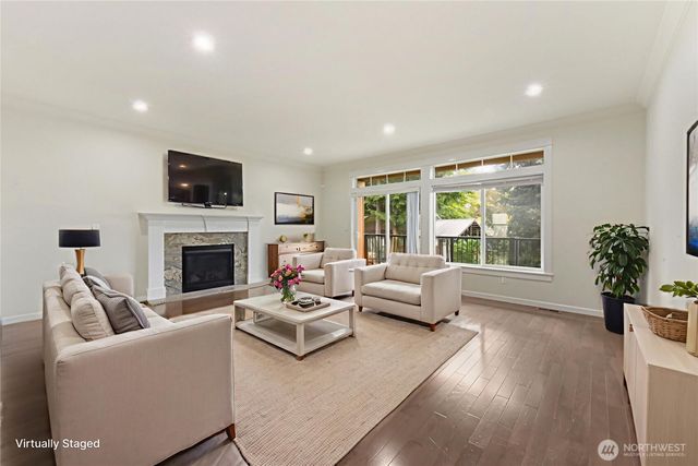 12722 35th AVE House D NE, Seattle, WA 98125