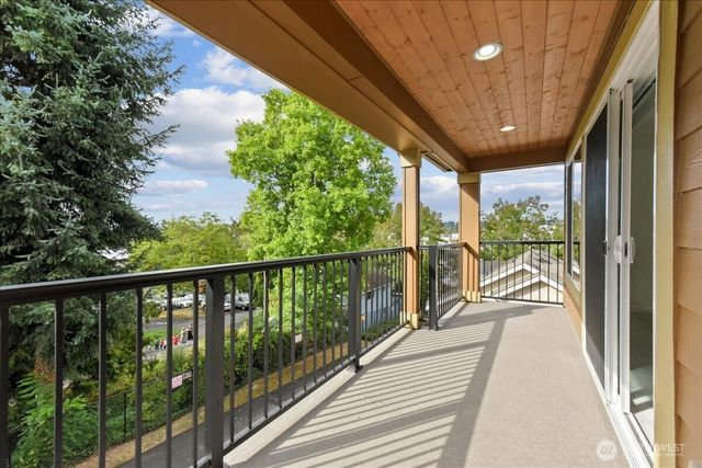 12722 35th AVE House D NE, Seattle, WA 98125