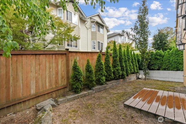 12722 35th AVE House D NE, Seattle, WA 98125