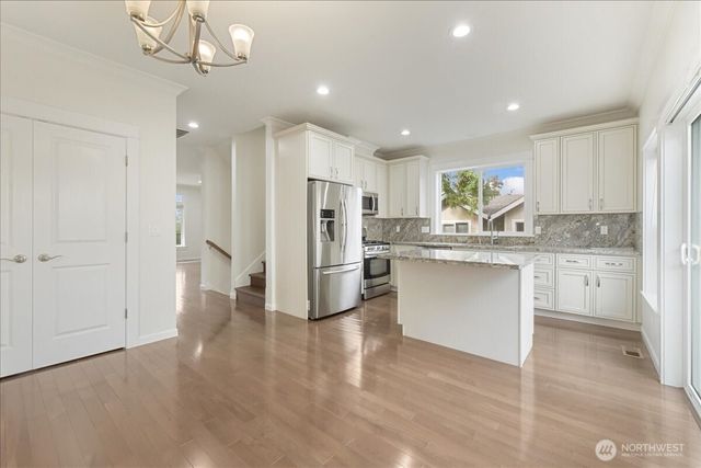 12722 35th AVE House D NE, Seattle, WA 98125