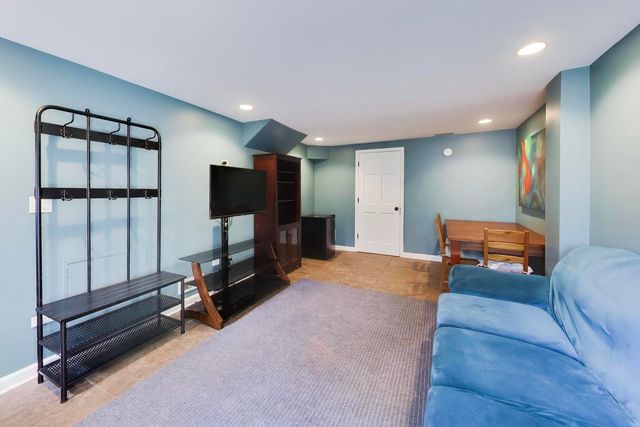 2711 Elgin Road, Evanston, IL 60201