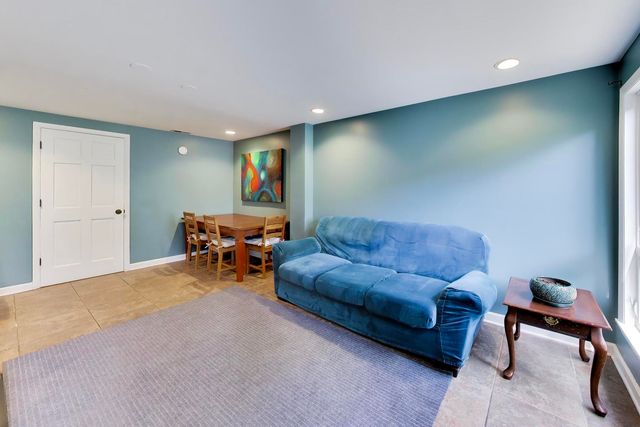 2711 Elgin Road, Evanston, IL 60201