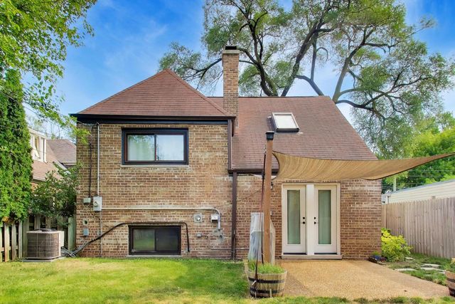 2711 Elgin Road, Evanston, IL 60201