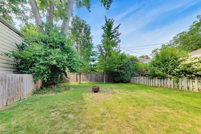 2711 Elgin Road, Evanston, IL 60201