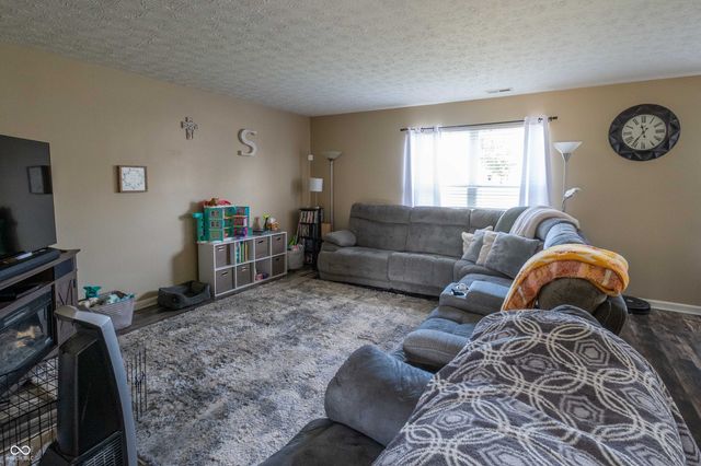 1134 Spring Meadow Court, Franklin, IN 46131