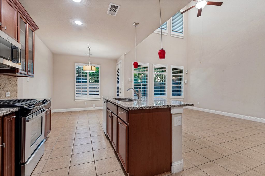 1606 Brook Grove Drive, Euless, TX 76039 — photo 5