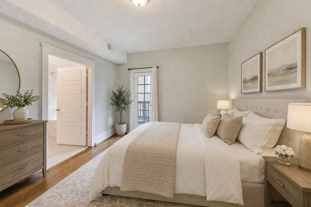 7015 N Sheridan Road, Chicago, IL 60626