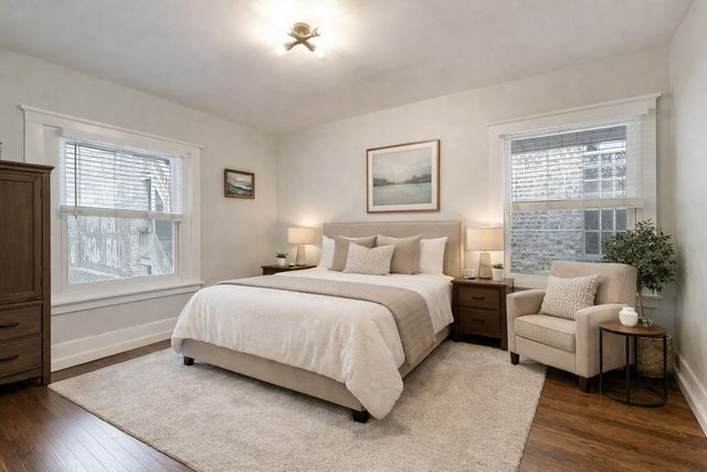 7015 N Sheridan Road, Chicago, IL 60626