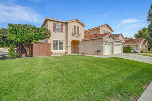 1265 Fawn Lily Dr, Patterson, CA 95363