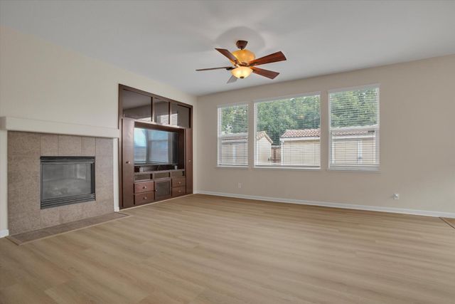 1265 Fawn Lily Dr, Patterson, CA 95363