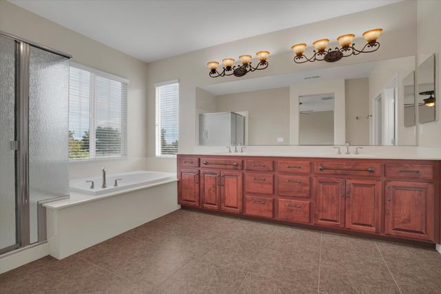 1265 Fawn Lily Dr, Patterson, CA 95363