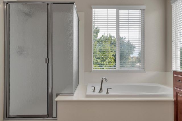 1265 Fawn Lily Dr, Patterson, CA 95363