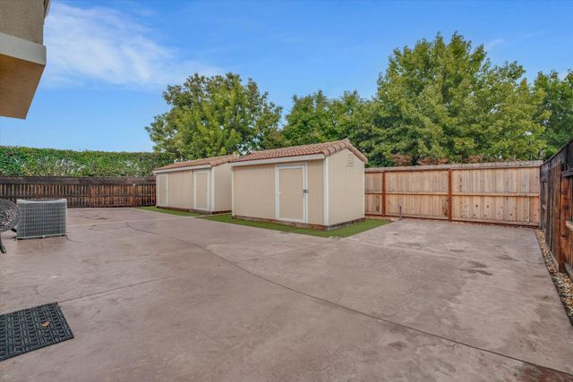 1265 Fawn Lily Dr, Patterson, CA 95363
