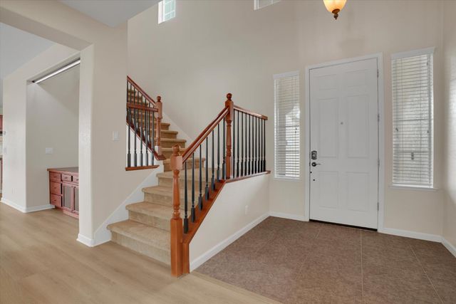 1265 Fawn Lily Dr, Patterson, CA 95363