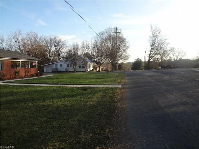 108 N Bingham Street, Denton, NC 27239