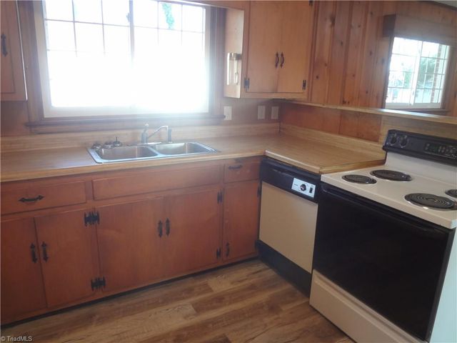 108 N Bingham Street, Denton, NC 27239