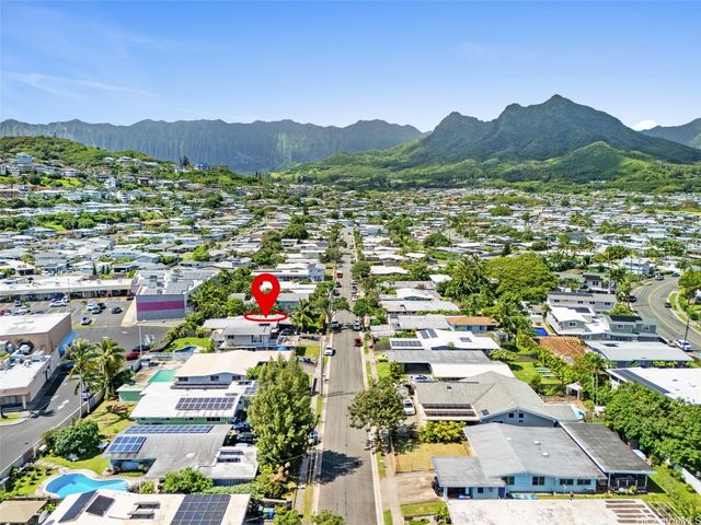 889 Alahaki Street, Kailua, HI 96734