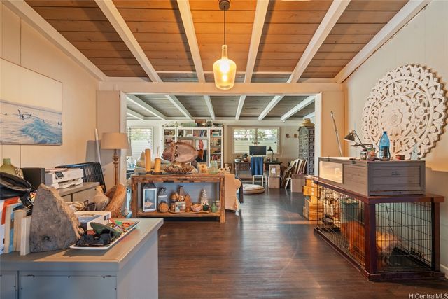 889 Alahaki Street, Kailua, HI 96734