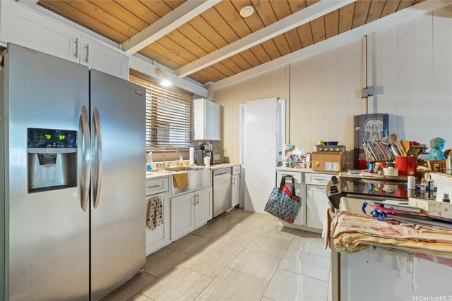 889 Alahaki Street, Kailua, HI 96734
