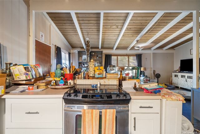 889 Alahaki Street, Kailua, HI 96734