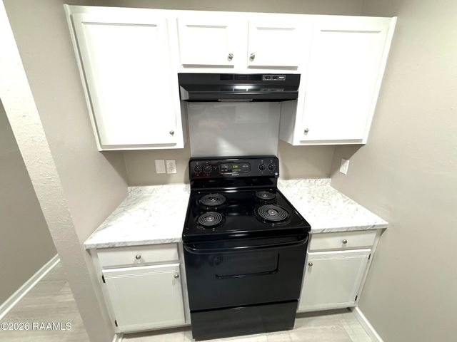 200 High Meadows Boulevard 103, Lafayette, LA 70507