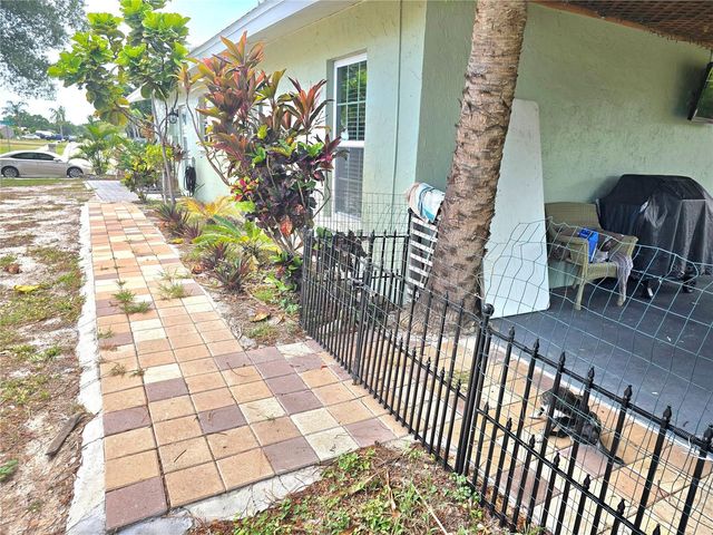 7309 CONNECTICUT AVENUE, Sarasota, FL 34243