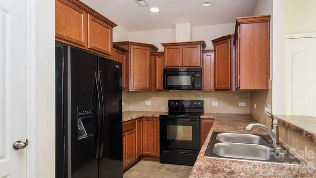 14416 Glendon Hall Lane, Charlotte, NC 28262