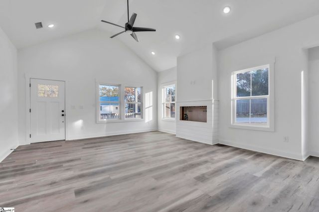 54 3rd Avenue, Greenville, SC 29611