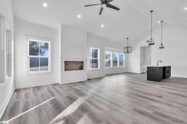 54 3rd Avenue, Greenville, SC 29611