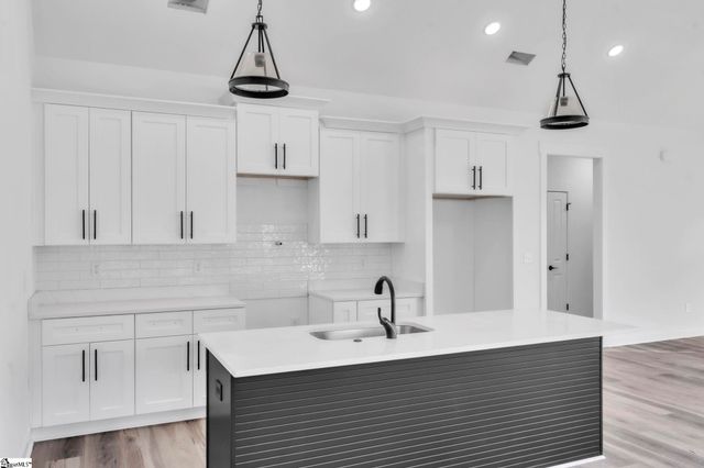 54 3rd Avenue, Greenville, SC 29611