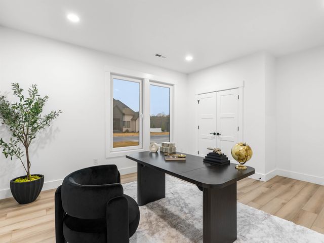 726 New South Court, Wellford, SC 29385