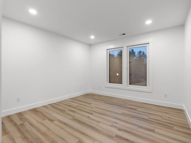 726 New South Court, Wellford, SC 29385