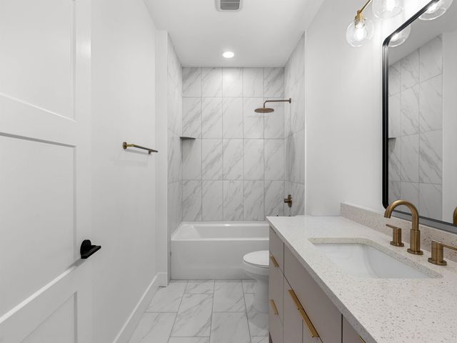 726 New South Court, Wellford, SC 29385