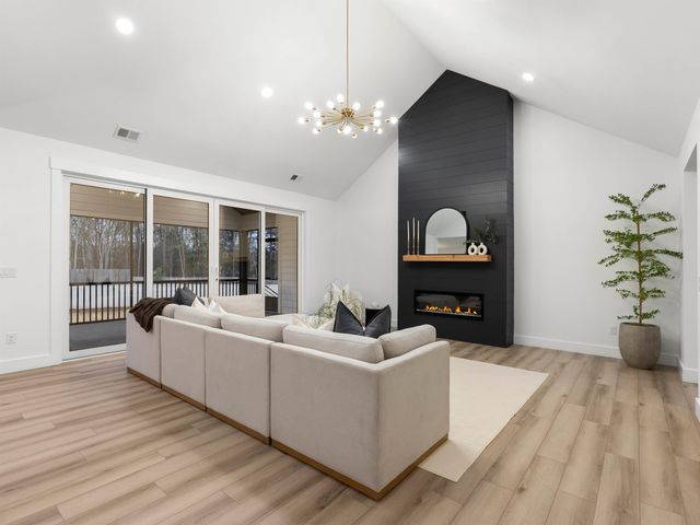 726 New South Court, Wellford, SC 29385